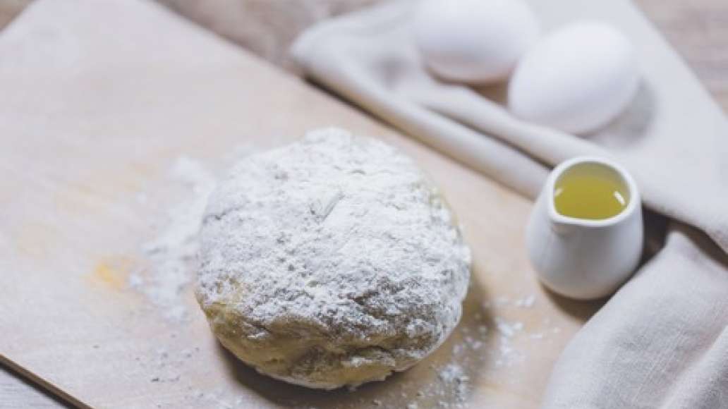 Шаг 2 - Пицца мясная с копченостями и говядиной на кефире