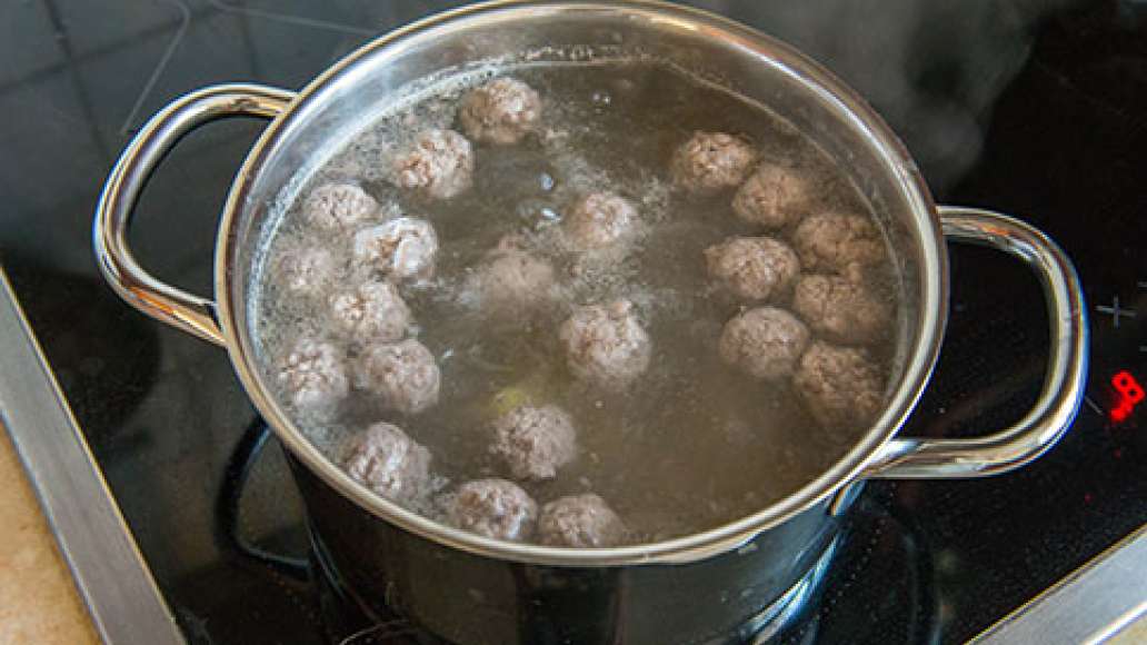 Шаг 3 - Вкусный суп с фрикадельками и клецками