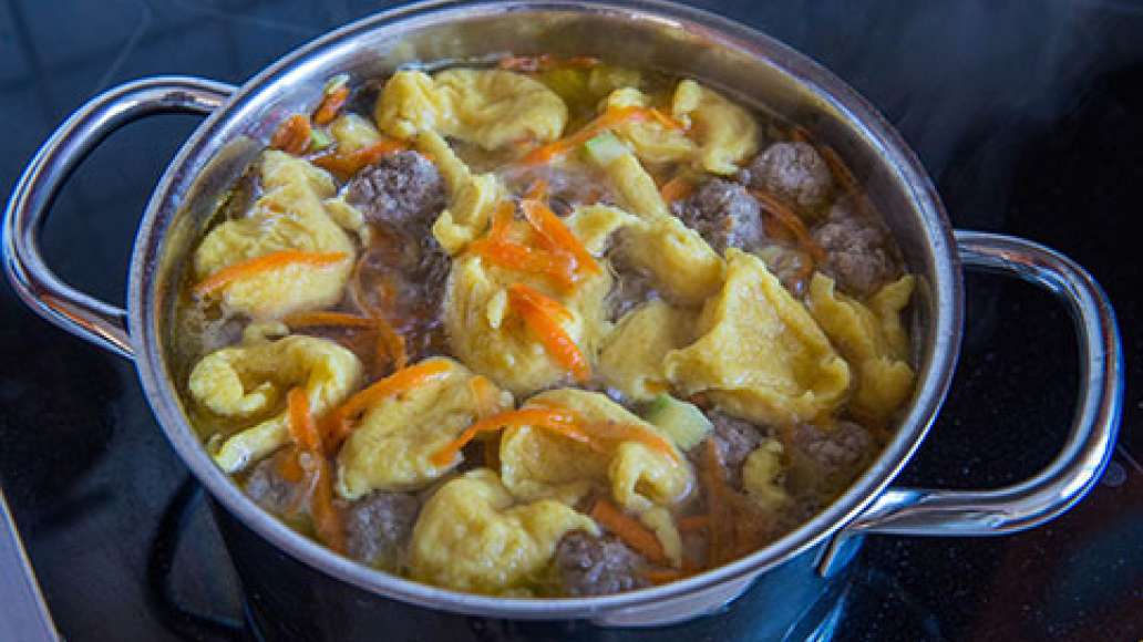Шаг 6 - Вкусный суп с фрикадельками и клецками