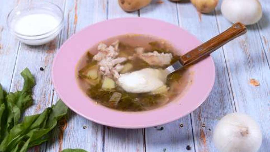 Шаг 5 - Зеленый борщ с щавелем и курицей