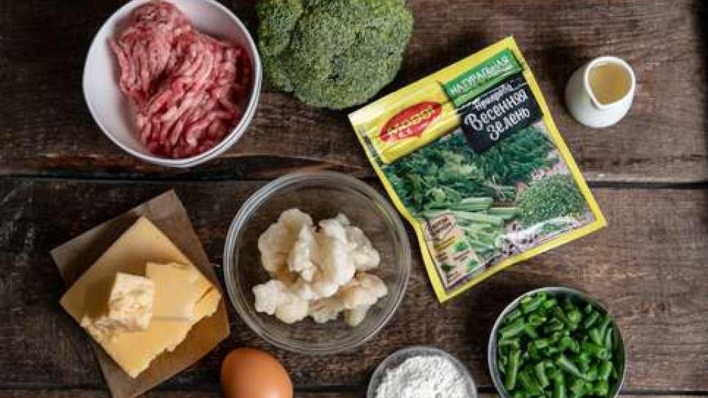 Шаг 1 - Отбивная из фарша с овощами в духовке