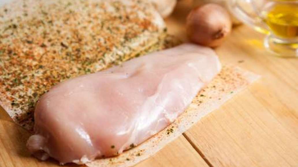 Шаг 1 - Нежные куриные грудки под грибным соусом