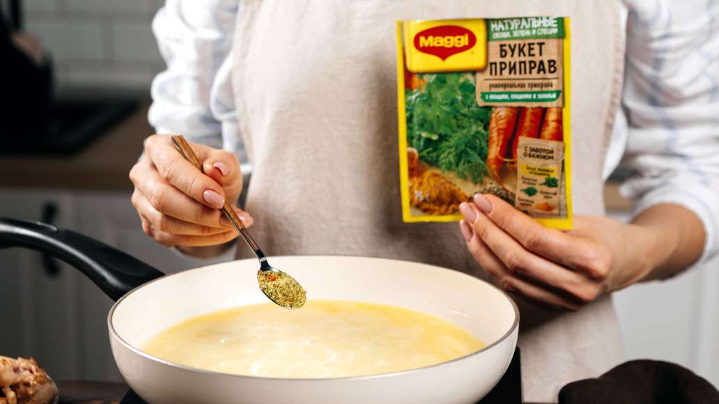 Шаг 3 - Курица по-строгановски с сочными шампиньонами в сметане