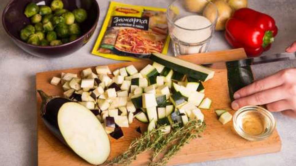 Шаг 1 - Рулет из картофеля постный с овощами