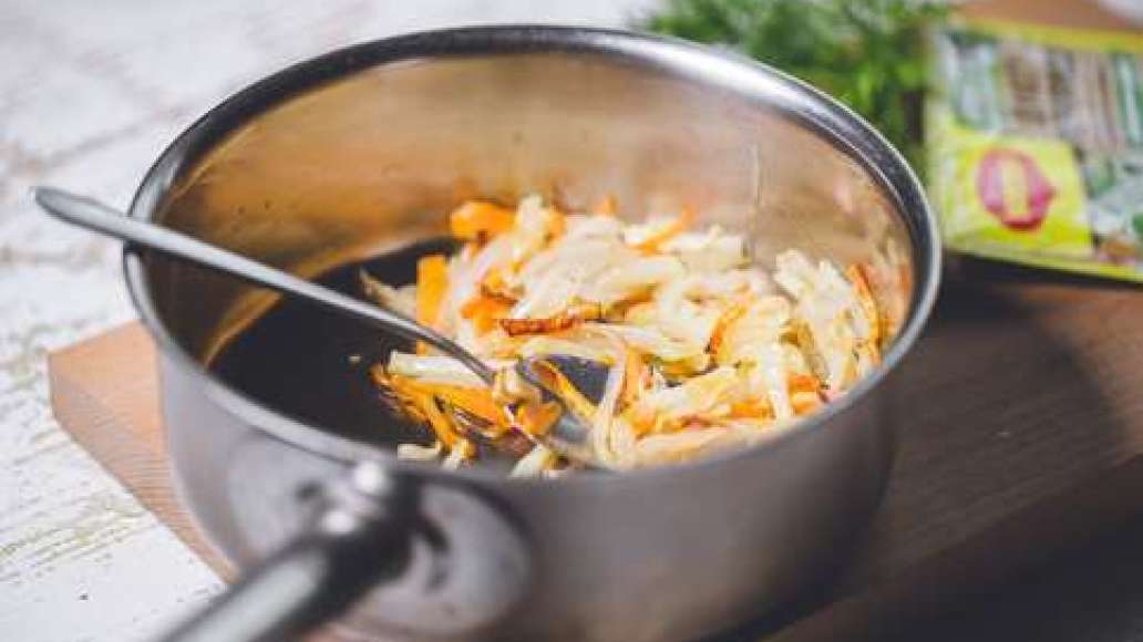 Шаг 2 - Гороховая каша с овощами и брынзой
