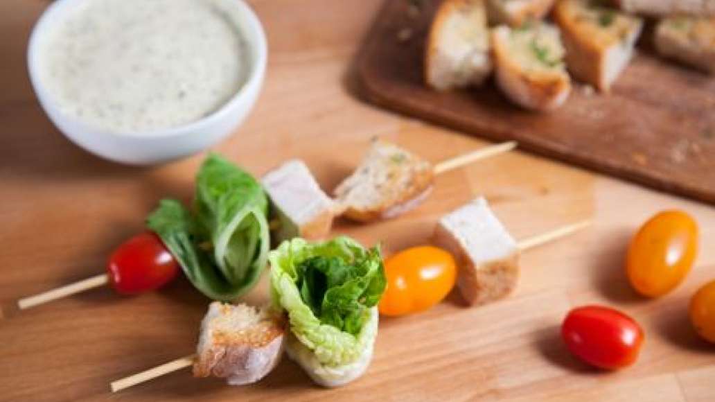 Шаг 7 - Шашлык из куриной грудки под соусом "цезарь"
