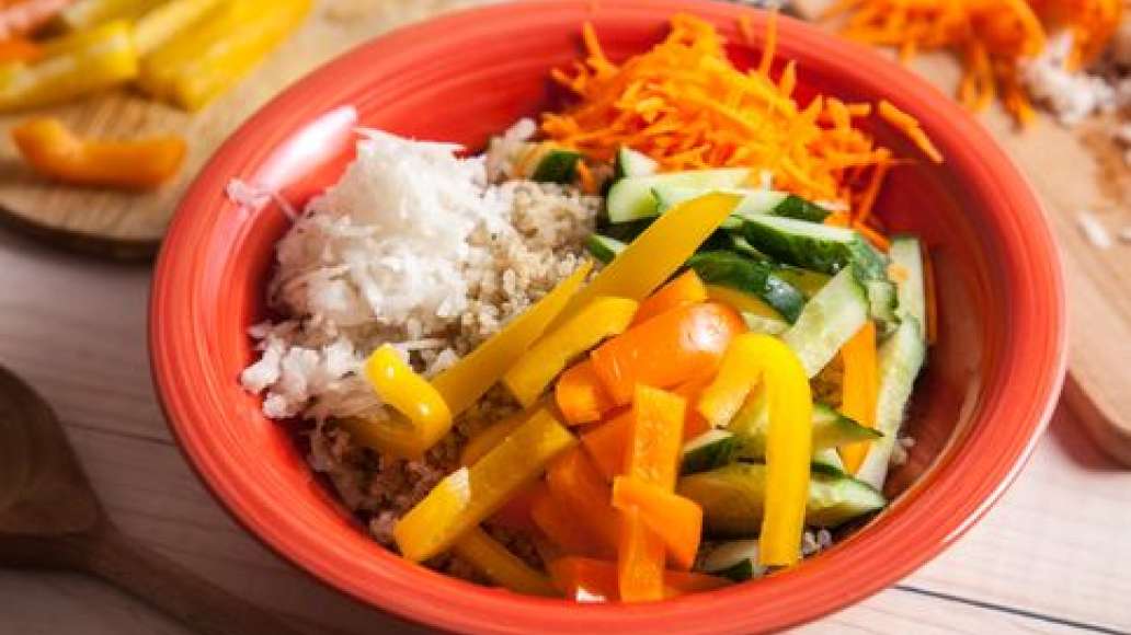 Шаг 3 - Теплый салат с киноа и овощами