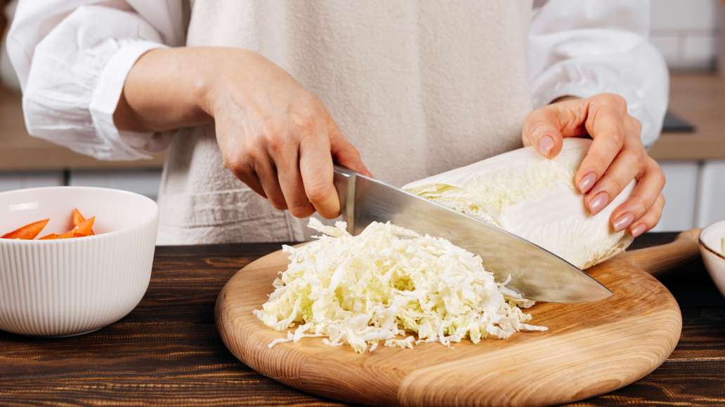 Шаг 3 - Домашняя шаурма с копченой курицей и хрустящими овощами