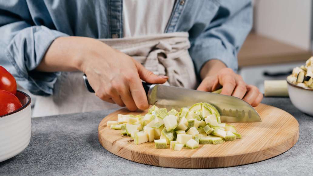 Шаг 1 - Сытная икра из кабачков, баклажанов и томатов