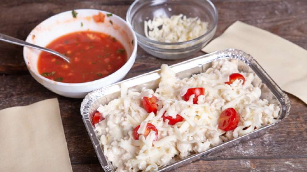 Шаг 4 - Лазанья с куриным фаршем и черри