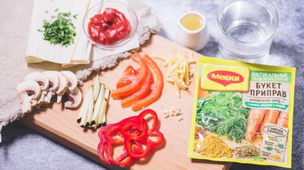 Шаг 1 - Пицца постная с овощами и грибами