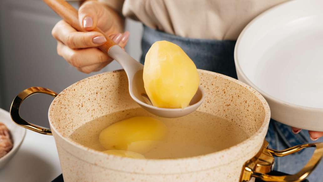 Шаг 1 - Фаршированный мясом картофель по-итальянски