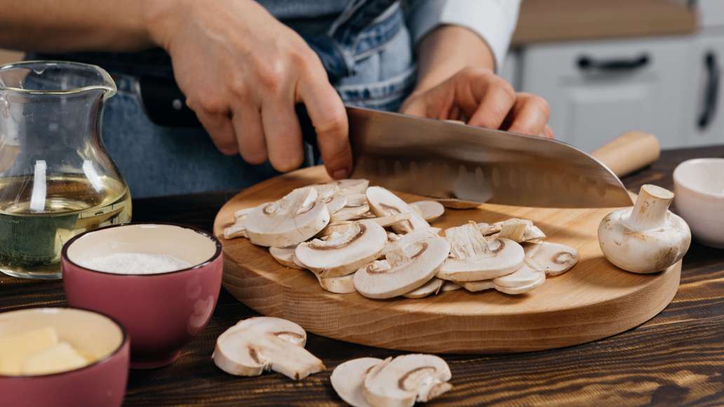 Шаг 1 - Быстрая лазанья из лаваша с начинкой из курицы и грибов