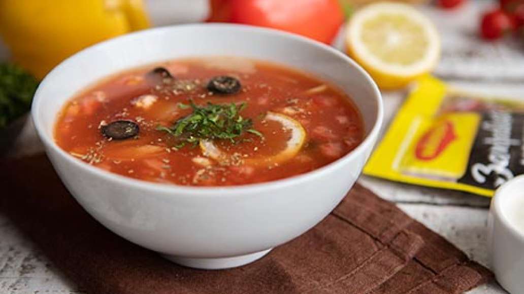 Шаг 4 - Солянка с говядиной и курицей, восточная с болгарским перцем и помидорами и аджикой