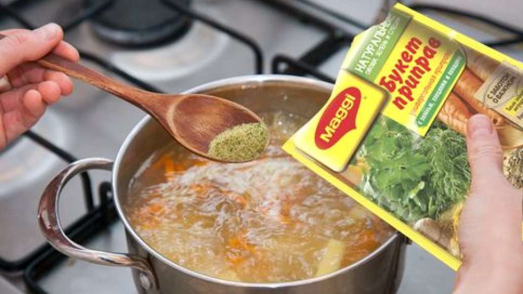 Шаг 4 - Суп из крапивы с булгуром и яйцом-пашот