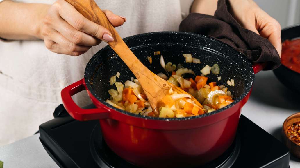 Шаг 2 - Томатный суп с красной чечевицей и мясом
