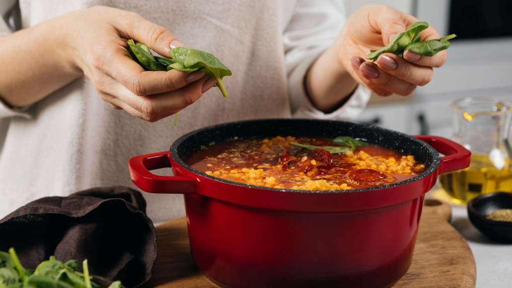 Шаг 4 - Томатный суп с красной чечевицей и мясом