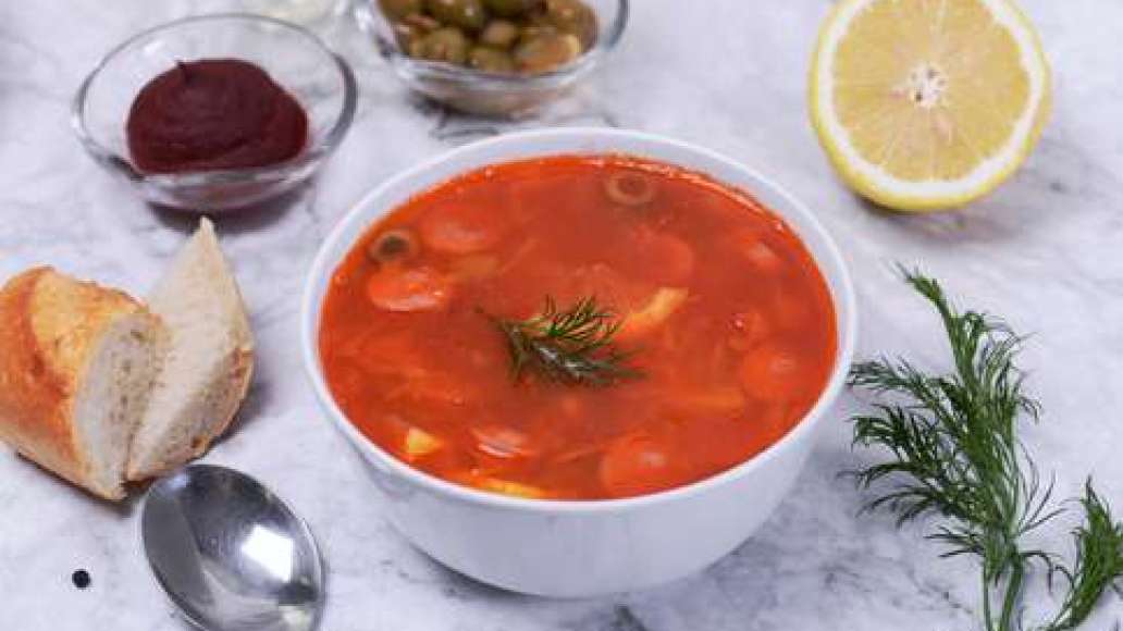 Шаг 8 - Солянка с сосисками