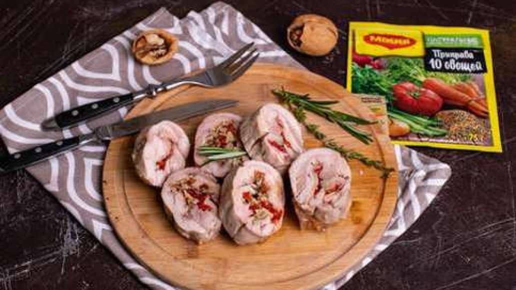 Шаг 5 - Куриный рулет отварной с грецкими орехами