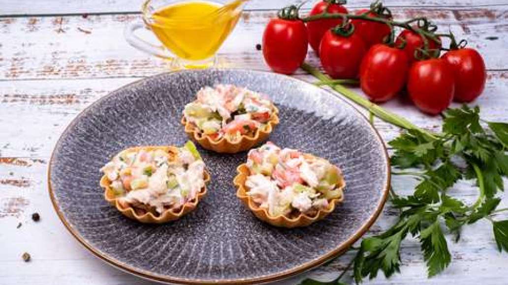 Шаг 5 - Тарталетки с салатом из филе курицы