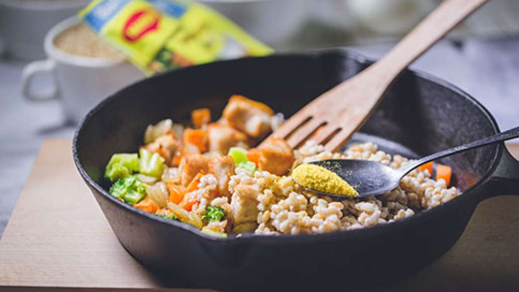 Шаг 3 - Легкая каша из полбы с куриной грудкой и брокколи