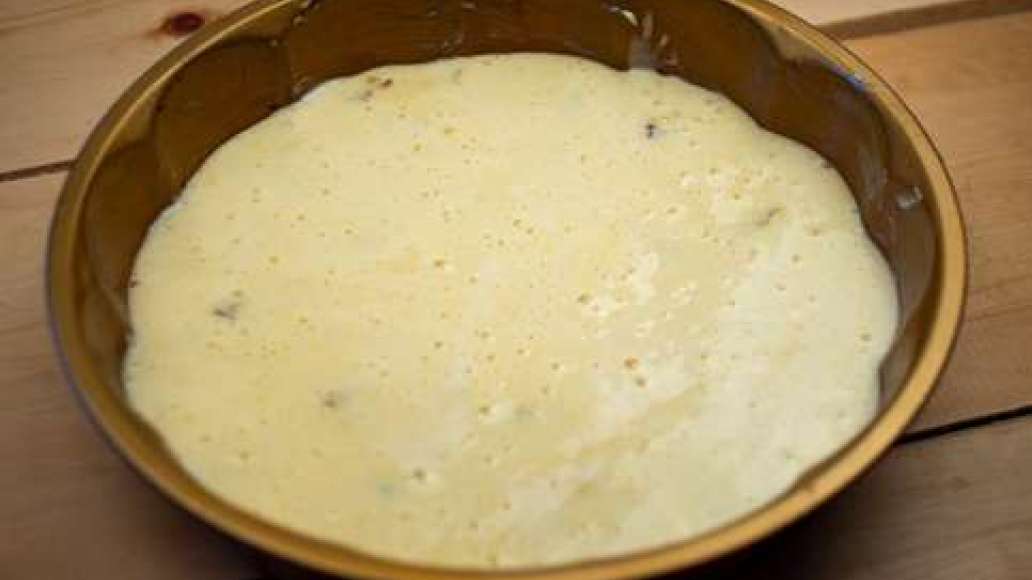 Шаг 4 - Шарлотка с абрикосами