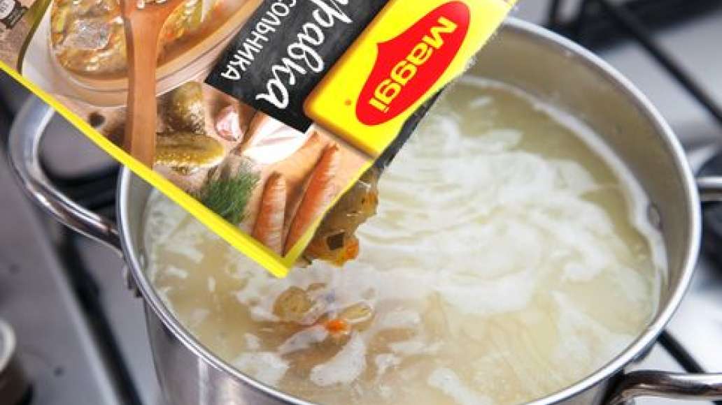 Шаг 4 - Рассольник с рисом и фигурными гренками
