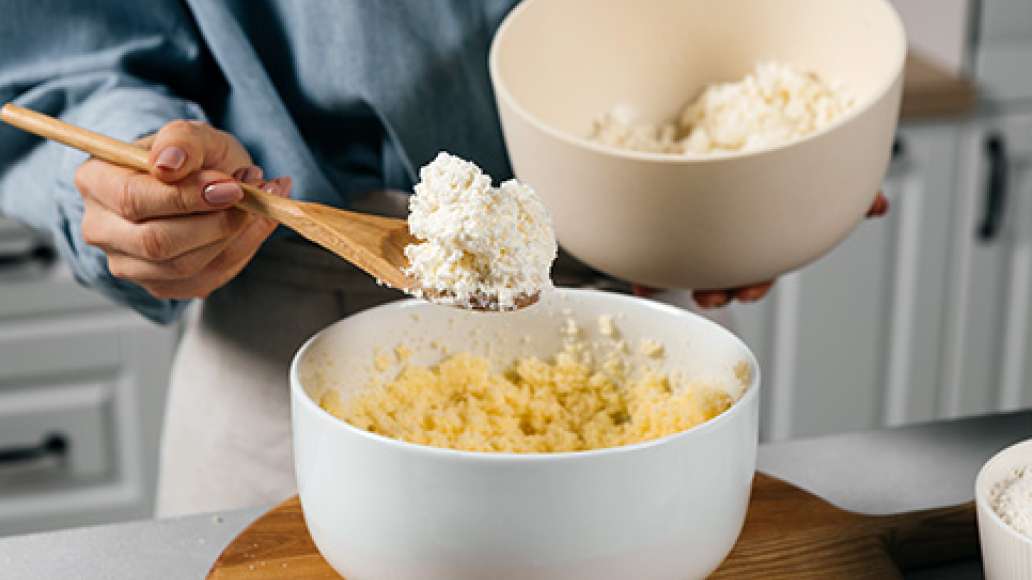Шаг 2 - Самый простой творожный кекс на сливочном масле