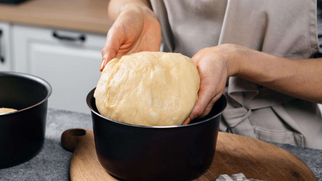 Шаг 5 - Пасхальный кулич на сметане с лимонной цедрой и ароматным изюмом