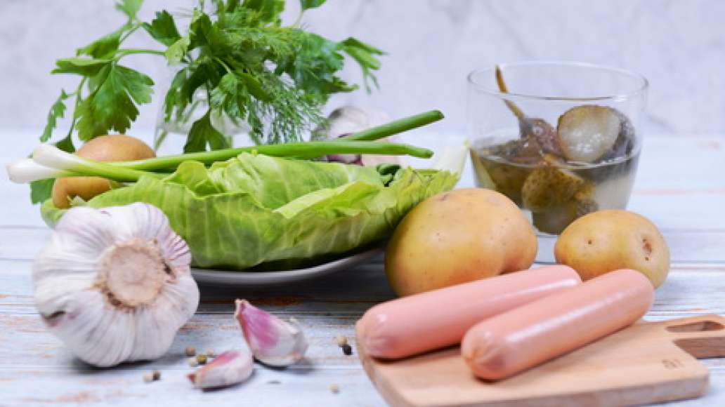Шаг 1 - Солянка с солеными огурцами