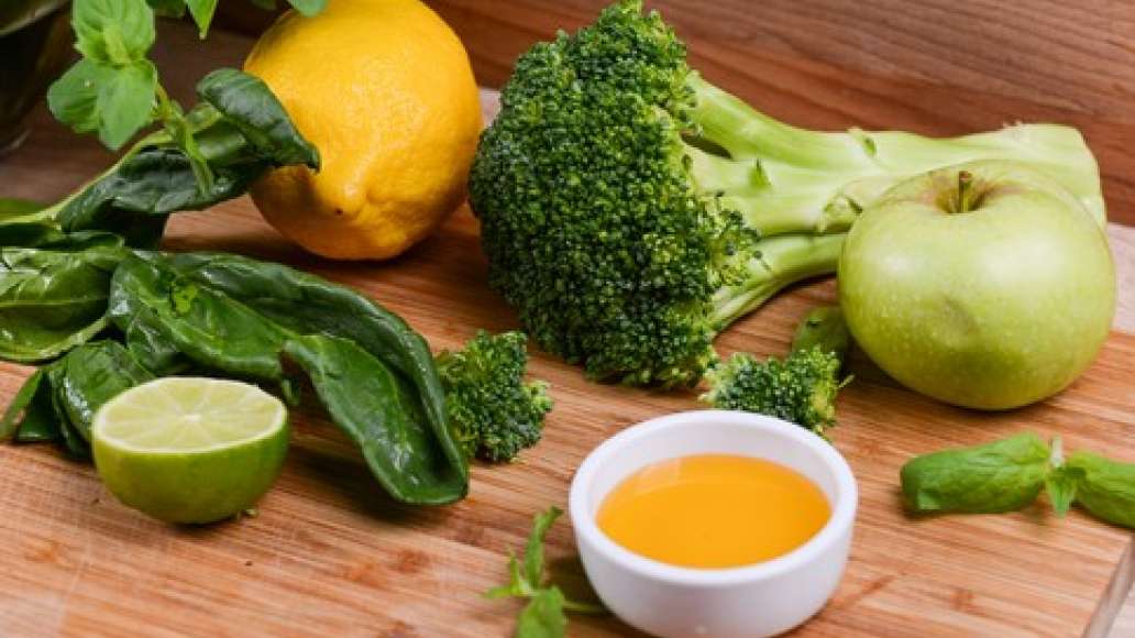 Шаг 1 - Зелёный смузи из брокколи и шпината