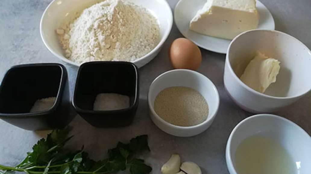 Шаг 1 - Булочки с сыром из дрожжевого теста