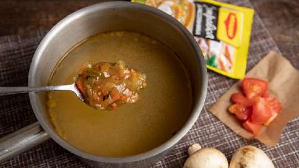 Шаг 2 - Суп рассольник пряный  с томатами, грибами и полбой