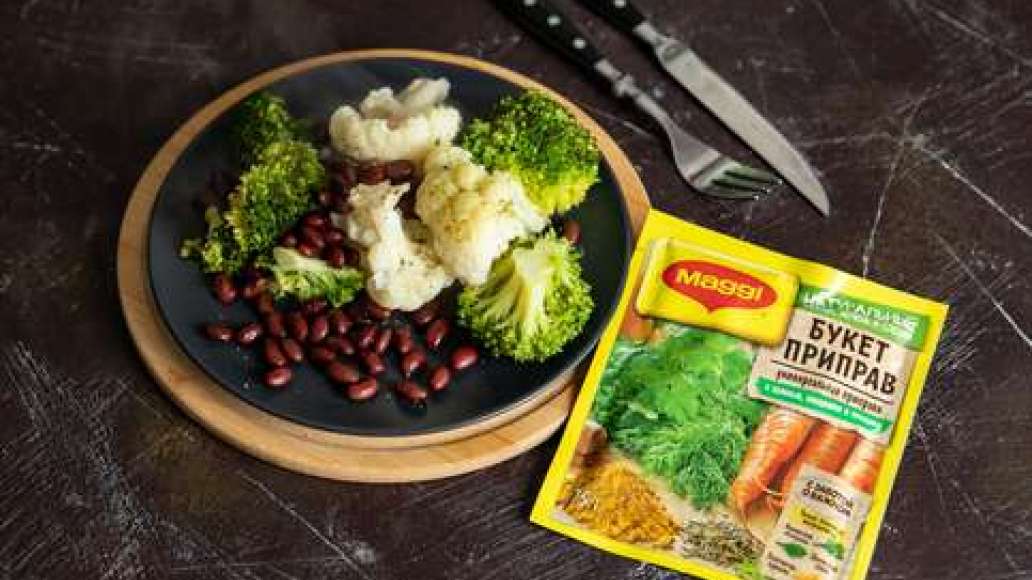 Шаг 3 - Гарнир из брокколи и цветной капусты с красной фасолью
