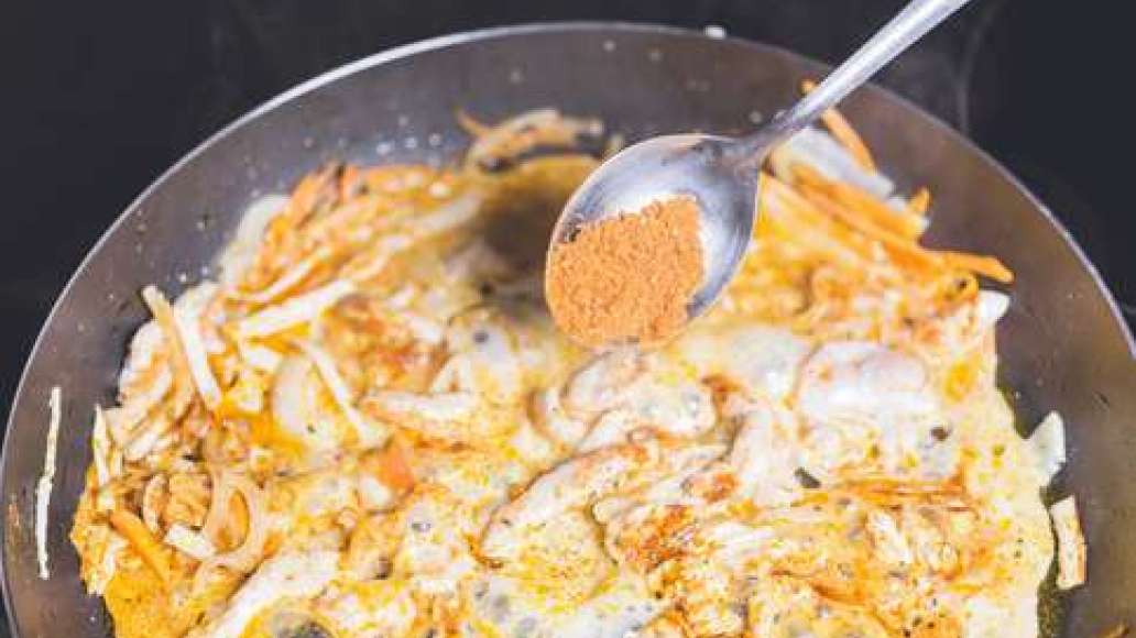 Шаг 2 - Бархатная курица со сливками в стиле жюльен