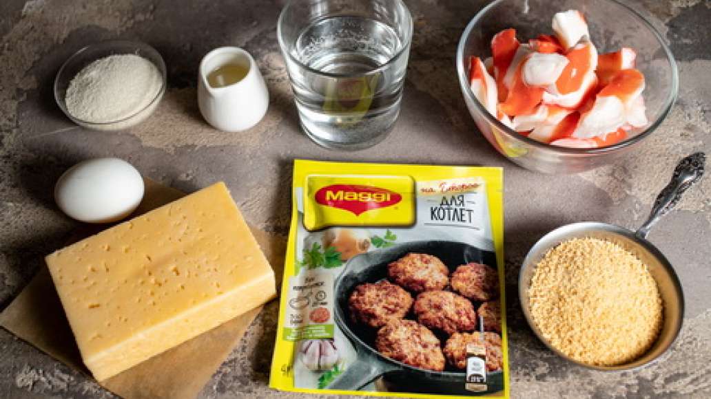 Шаг 1 - Котлеты из крабовых палочек с сыром