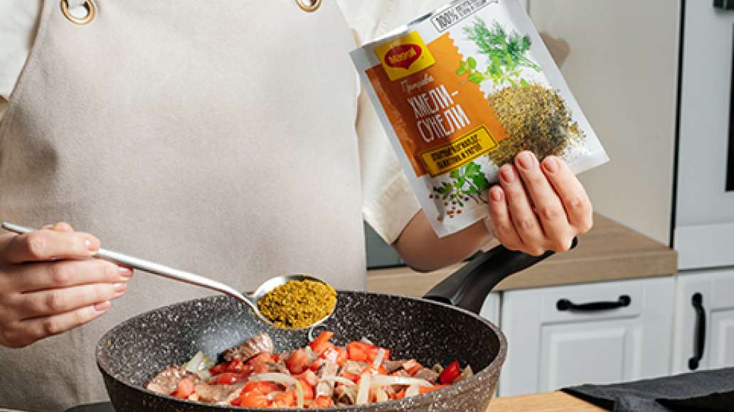 Добавить MAGGI® Хмели-сунели. Готовить 5 минут. Добавить MAGGI® Хмели-сунели. Готовить 5 минут.