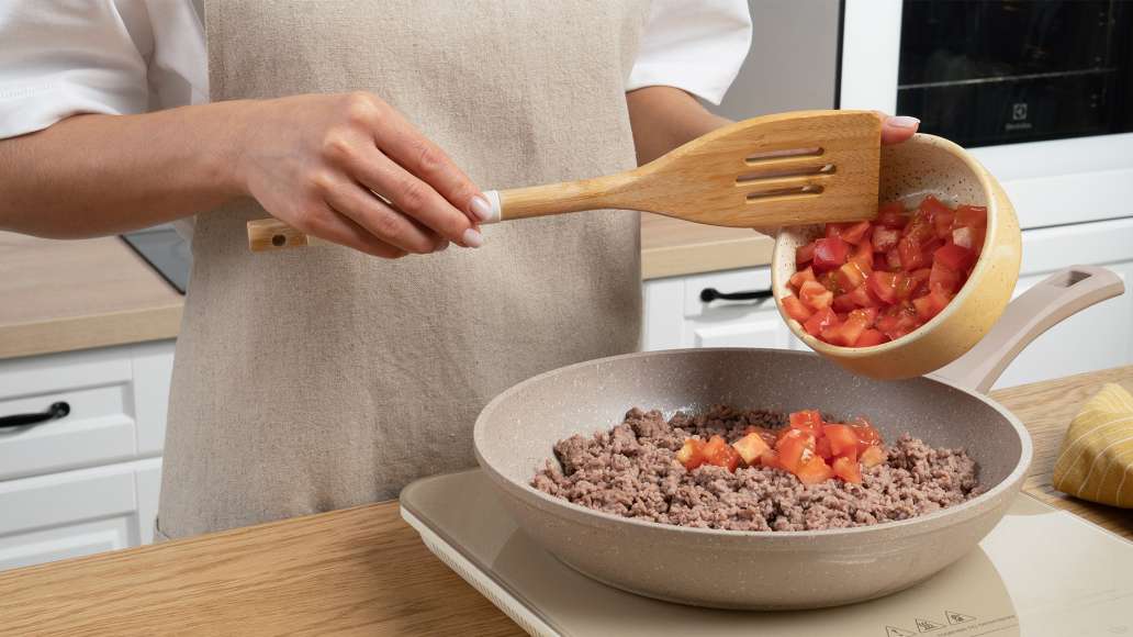 Макароны в томатно-мясном соусе болонез: шаг 2