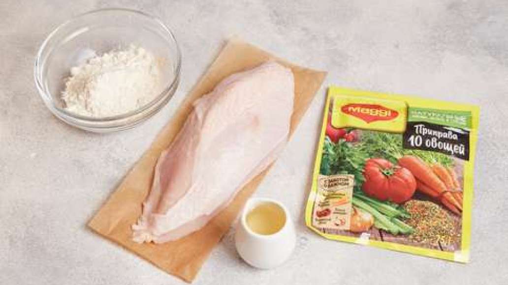 Вымыть курицу и обсушить бумажными полотенцами. Просеять муку. Вымыть курицу и обсушить бумажными полотенцами. Просеять муку.