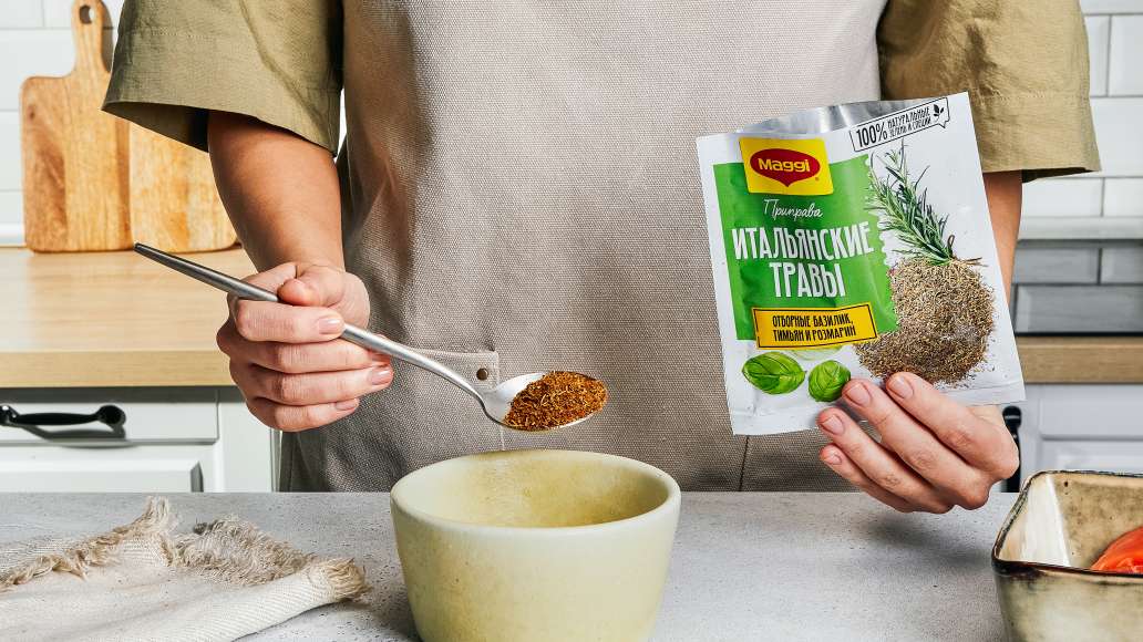 Смешать 2 ст.л. MAGGI® Итальянские травы с 200 мл сливок, 50 мл воды и
мелконарезанным укропом. Довести до кипения, снять с огня. Смешать 2 ст.л. MAGGI® Итальянские травы с 200 мл сливок, 50 мл воды и
мелконарезанным укропом. Довести до кипения, снять с огня.