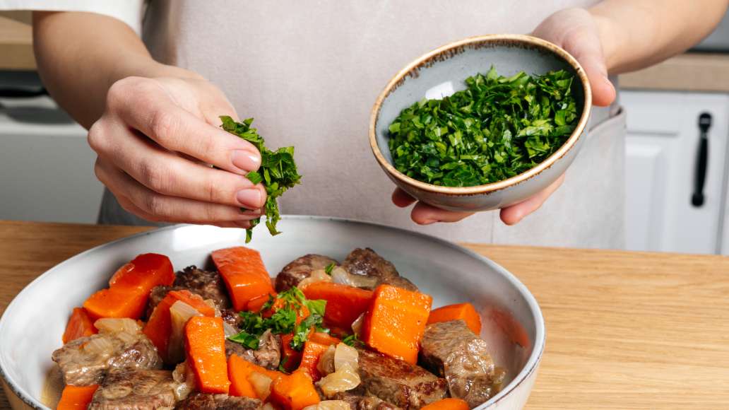 При подаче украсить зеленью по вкусу. При подаче украсить зеленью по вкусу.