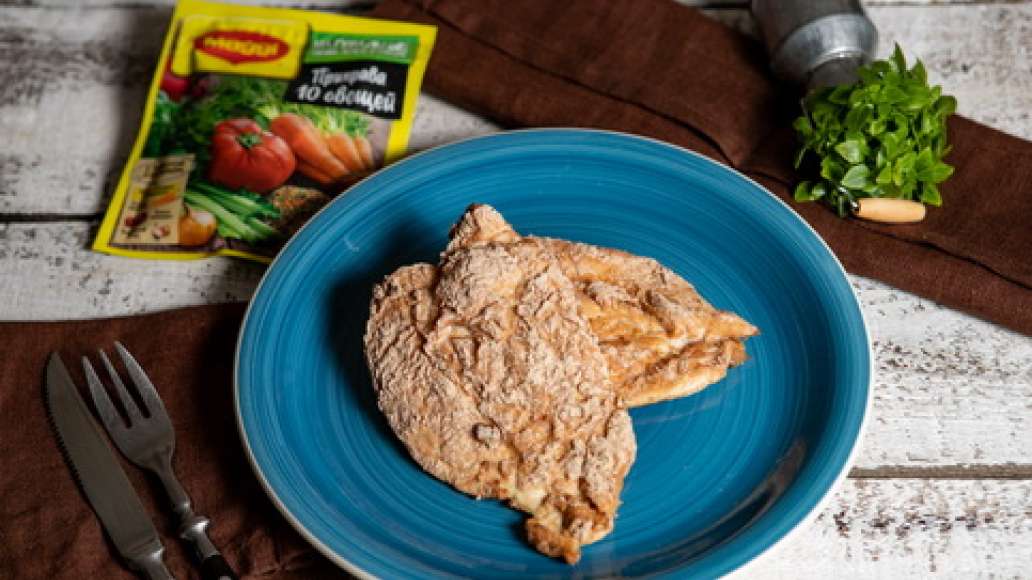 Застелить противень пергаментной бумагой и разложить подготовленную курицу. Поместить противень в духовку, разогретую до 200 градусов, на 20 минут. Подавать курицу к столу, украсив по желанию свежей зеленью. Застелить противень пергаментной бумагой и разложить подготовленную курицу. Поместить противень в духовку, разогретую до 200 градусов, на 20 минут. Подавать курицу к столу, украсив по желанию свежей зеленью.