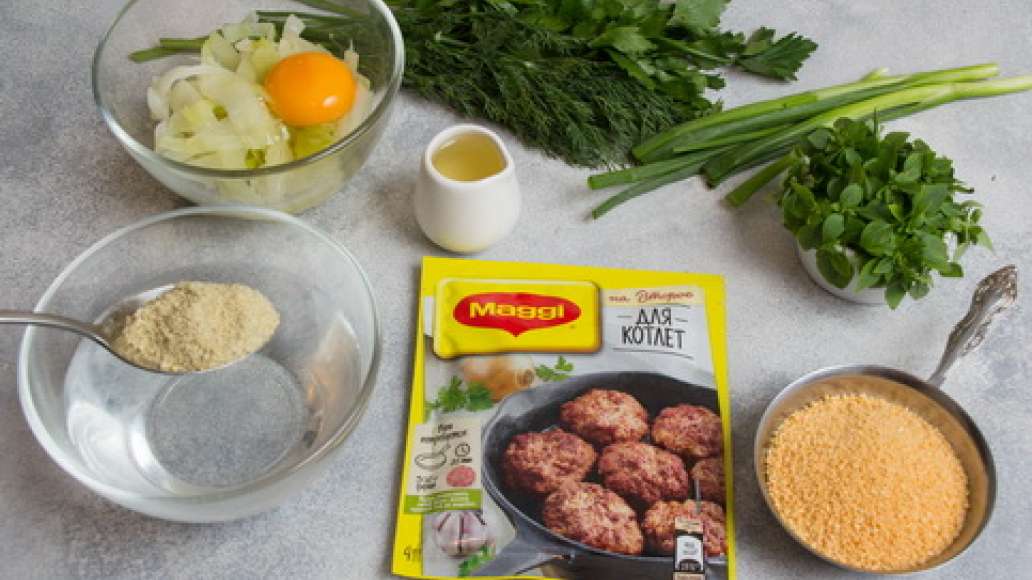 Капусту припустить в малом количестве воды.Содержимое пакетика MAGGI НА ВТОРОЕ для котлет высыпать в теплую воду размешать и дать настояться. Смешать припущенную капусту с манкой, яйцом и MAGGI НА ВТОРОЕ для котлет. Сформовать котлеты запанировав их в с Капусту припустить в малом количестве воды.Содержимое пакетика MAGGI НА ВТОРОЕ для котлет высыпать в теплую воду размешать и дать настояться. Смешать припущенную капусту с манкой, яйцом и MAGGI НА ВТОРОЕ для котлет. Сформовать котлеты запанировав их в с