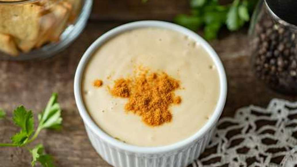 Довести до вкуса – добавить при необходимости соль, сахар или горчицу и переложить в подходящую емкость с крышкой. Довести до вкуса – добавить при необходимости соль, сахар или горчицу и переложить в подходящую емкость с крышкой.