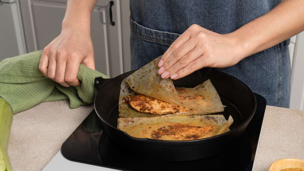 Теплый салат с курицей и брынзой: шаг 1 Теплый салат с курицей и брынзой: шаг 1