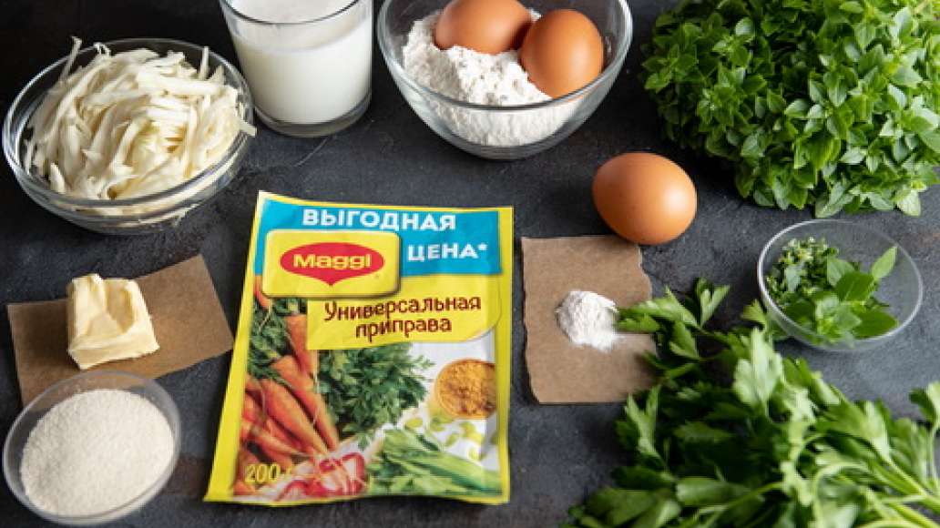 Подготовить ингредиенты. Капусту тонко нашинковать. Муку просеять. Подготовить ингредиенты. Капусту тонко нашинковать. Муку просеять.