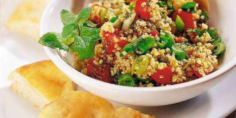 Арабский салат с луком и кускусом - рецепт приготовления с фото