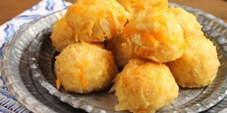 Вкусные сырные шарики во фритюре — рецепт пошагово | maggi.ru