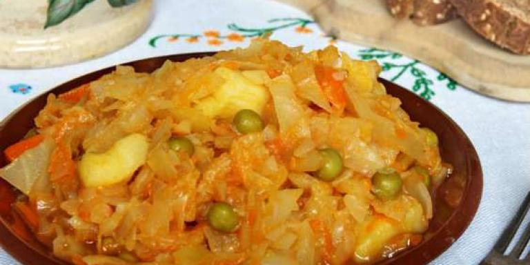 Капуста с кабачком и помидорами - рецепт приготовления с фото от Maggi.ru