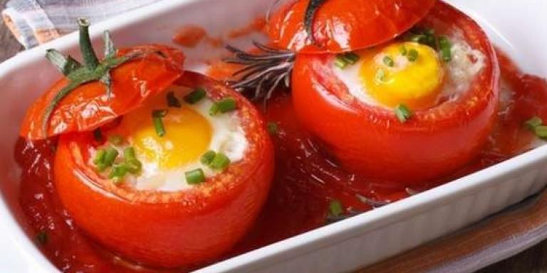 Яичница с ветчиной в томатах - рецепт приготовления с фото от Maggi.ru